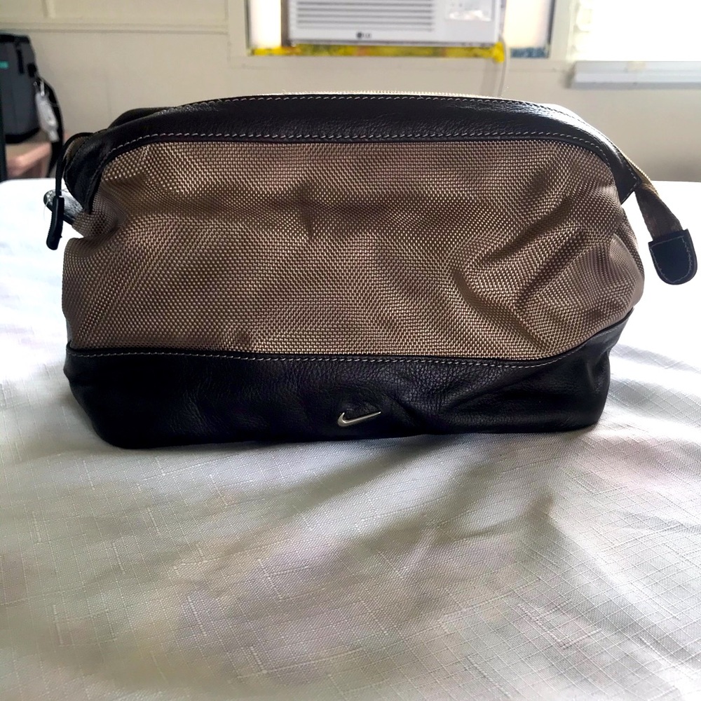 Nike Men’s Brown Cosmetics Bag  7x11